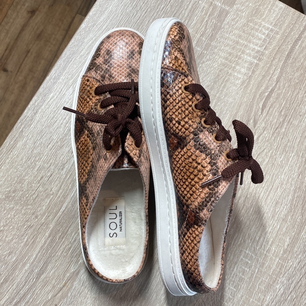 SOUL Naturalizer Kemper Mule Slip-On snake print Sneakers - Picture 7 of 9